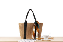 Load image into Gallery viewer, Minimalistic Weaving Tote
